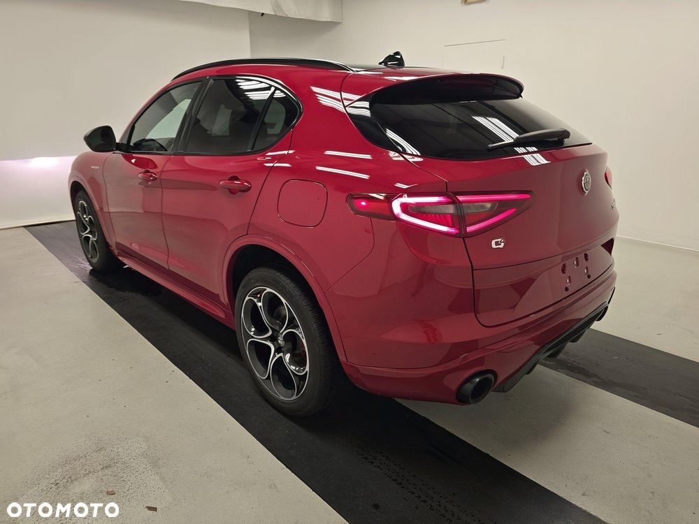 Alfa Romeo Stelvio 2.0 Turbo 16V AT8-Q4 Veloce - 4