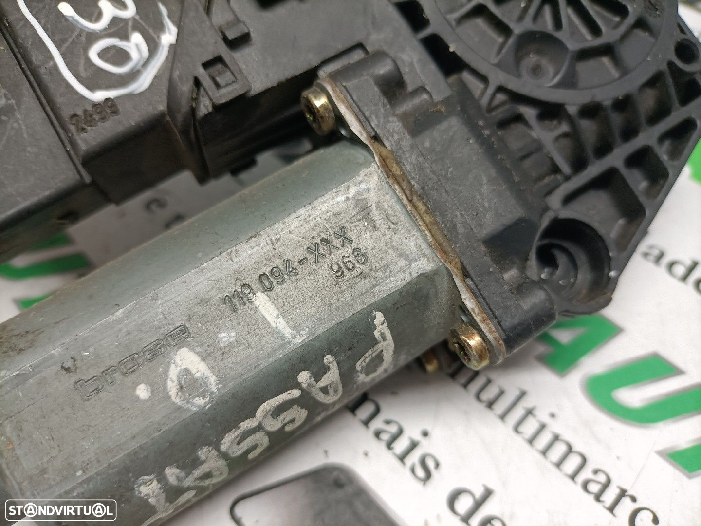 Motor Elevador Trás Direito Volkswagen Passat (3B3) - 4
