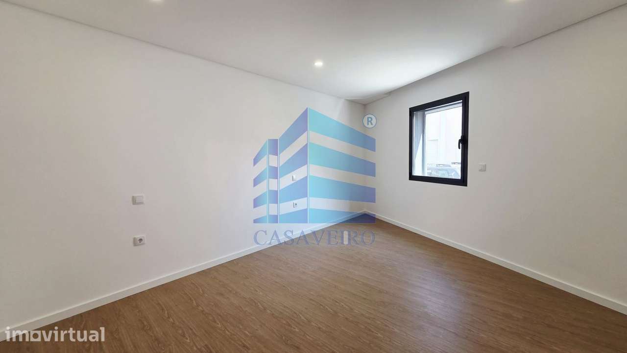 Apartamento T1  +1 no centro de Esgueira - Grande imagem: 4/15