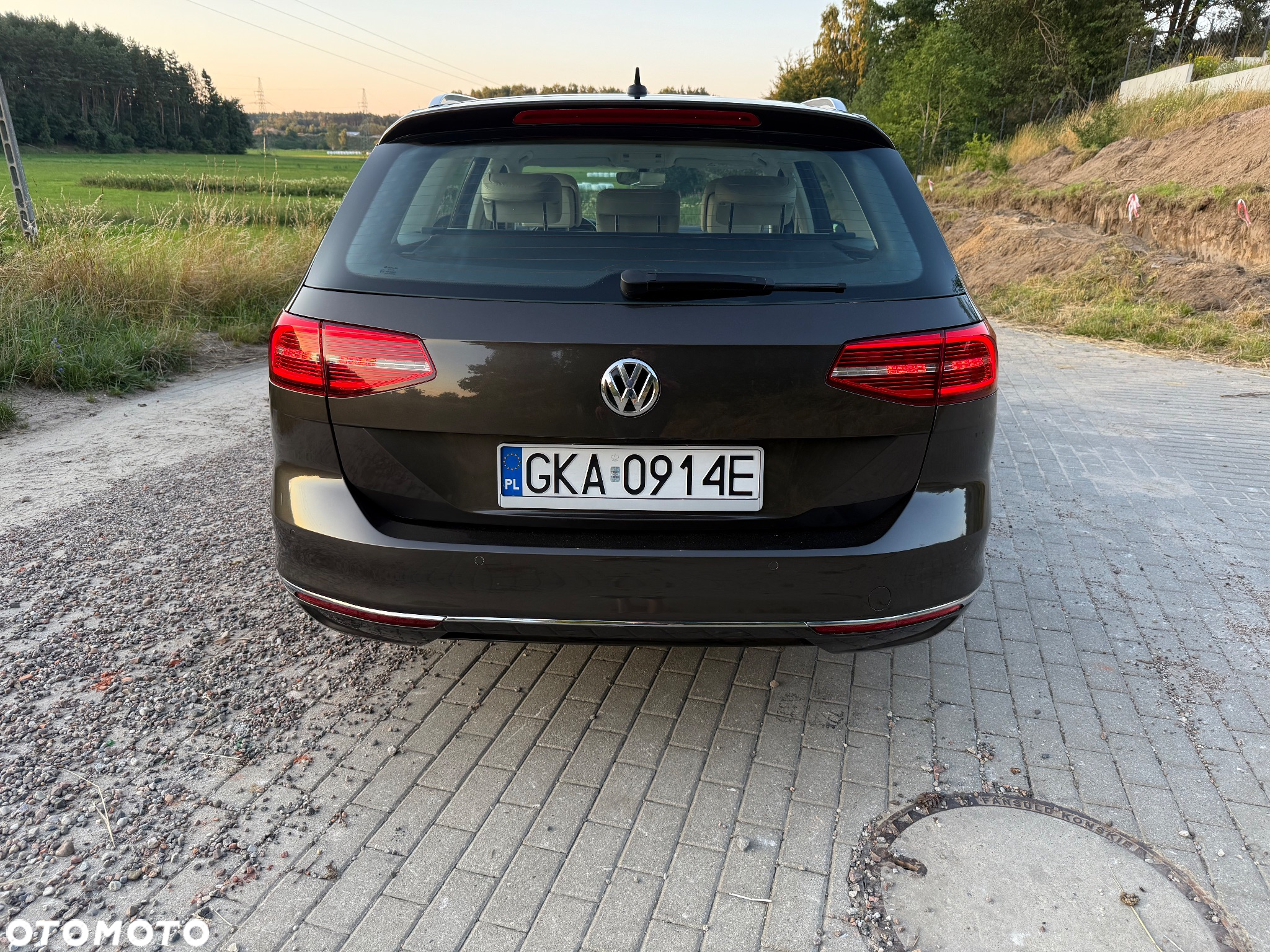 Volkswagen Passat Variant 1.6 TDI (BlueMotion Technology) DSG Comfortline - 11