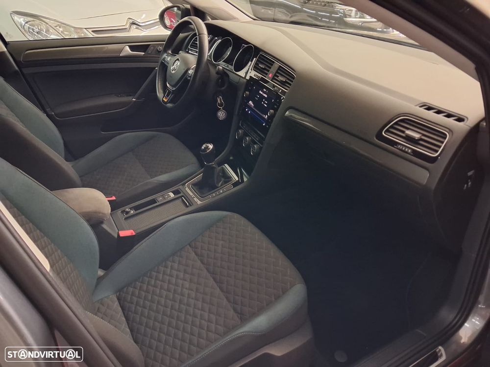 VW Golf 1.6 TDI SCR IQ.DRIVE - 19