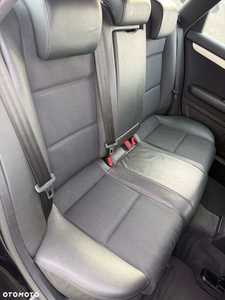 Audi A4 Avant 1.8T - 22