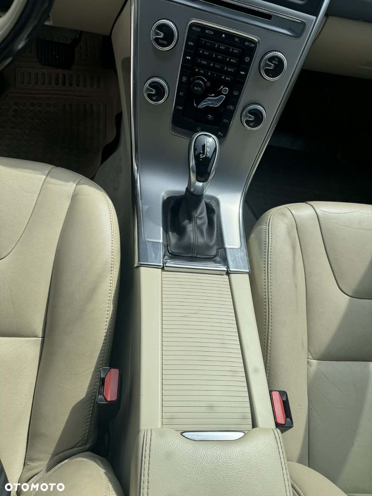 Volvo XC 60 D4 Inscription - 4