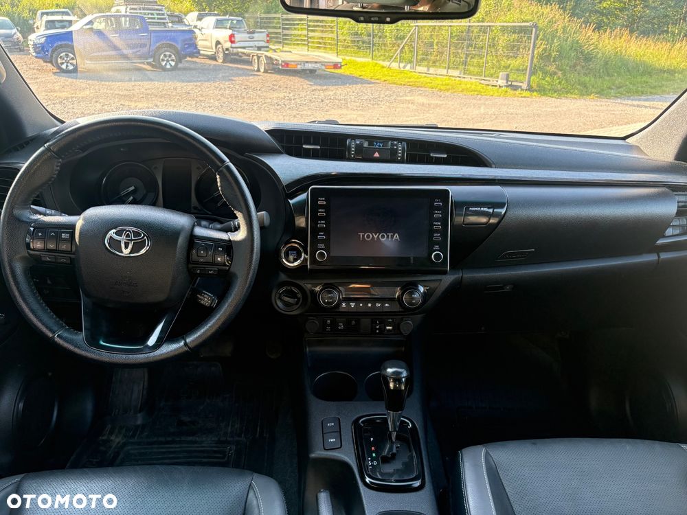 Toyota Hilux - 12