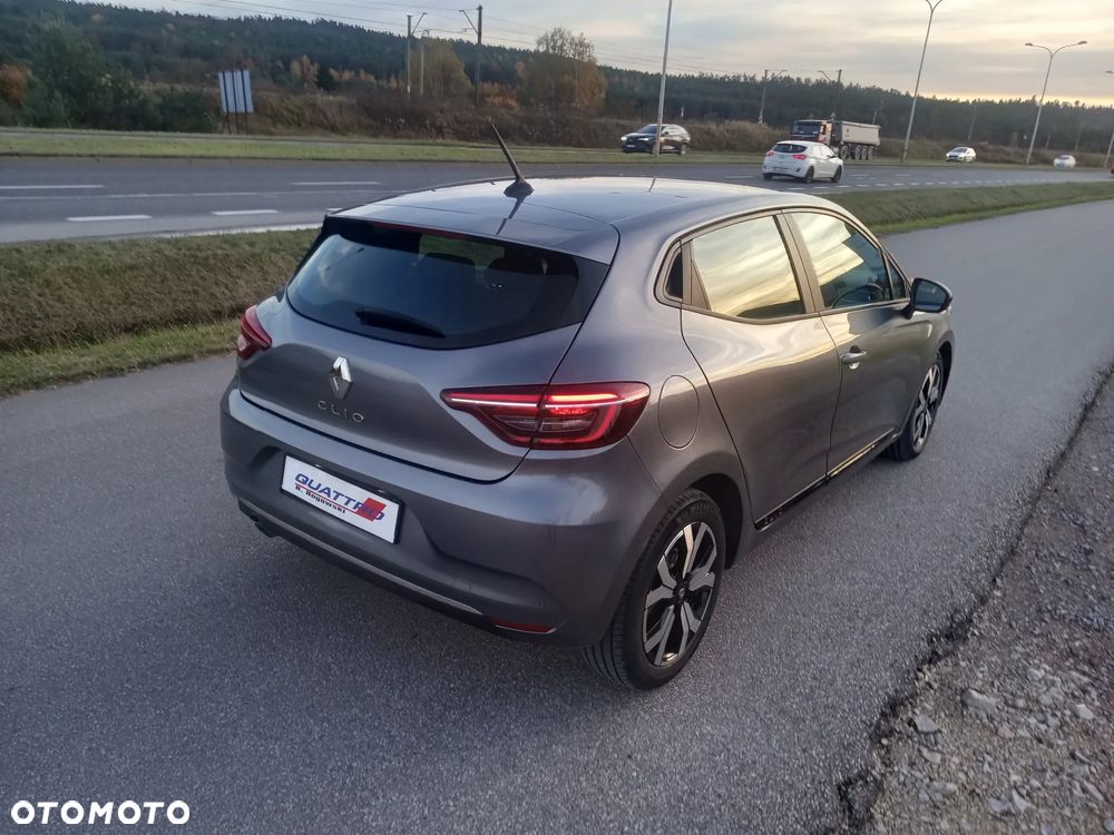 Renault Clio - 11