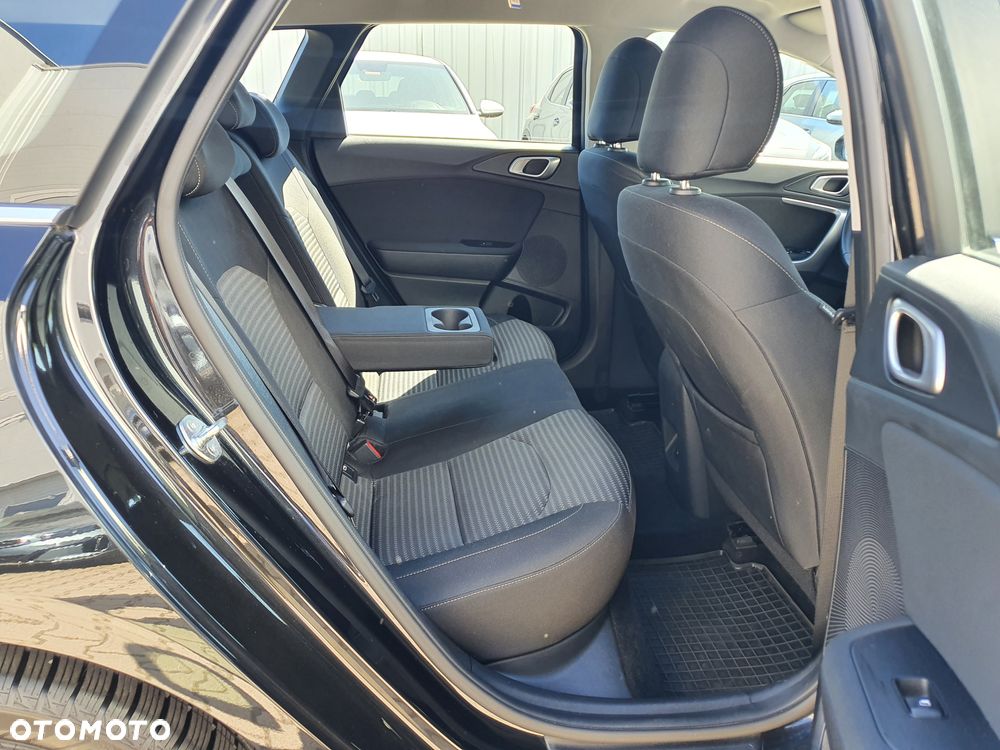 Kia Ceed 1.5 T-GDI M - 23