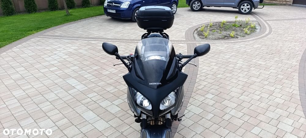 Honda CBF - 8