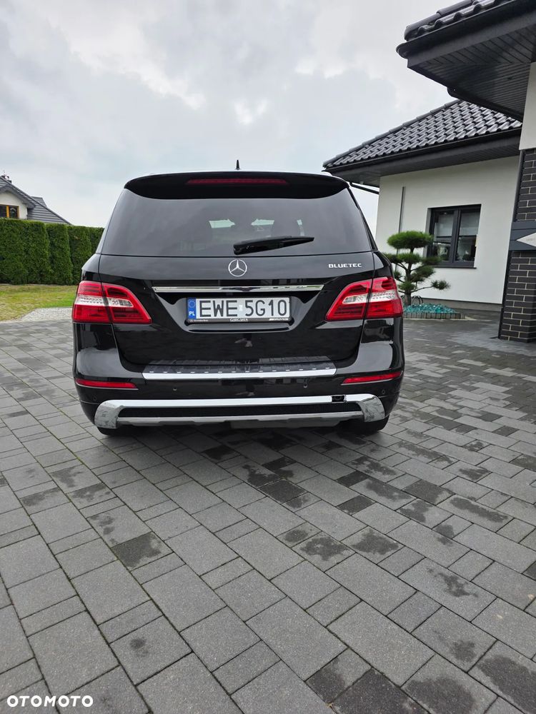 Mercedes-Benz ML 350 BlueTec 4-Matic - 4