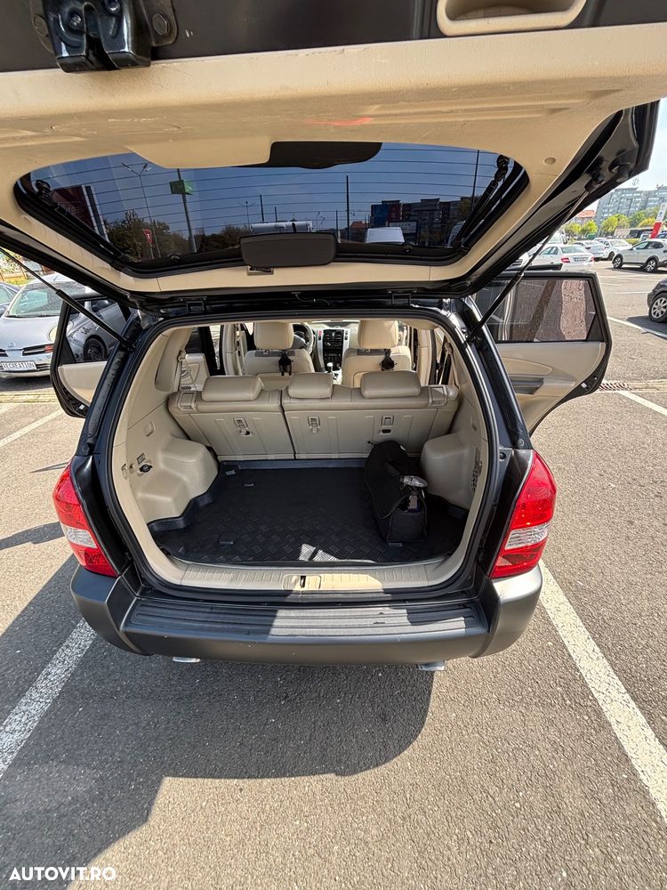 Hyundai Tucson 2.0 CRDI VGT 4WD - 11