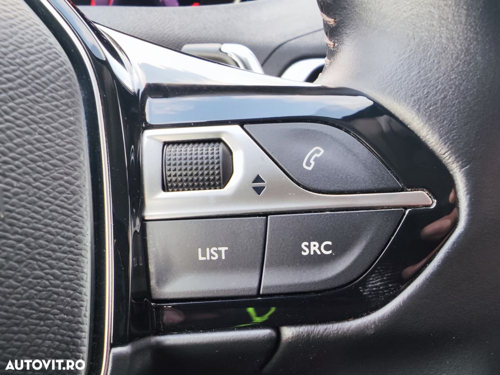 Peugeot 3008 1.2 PureTech 130 EAT8 Active Pack - 23