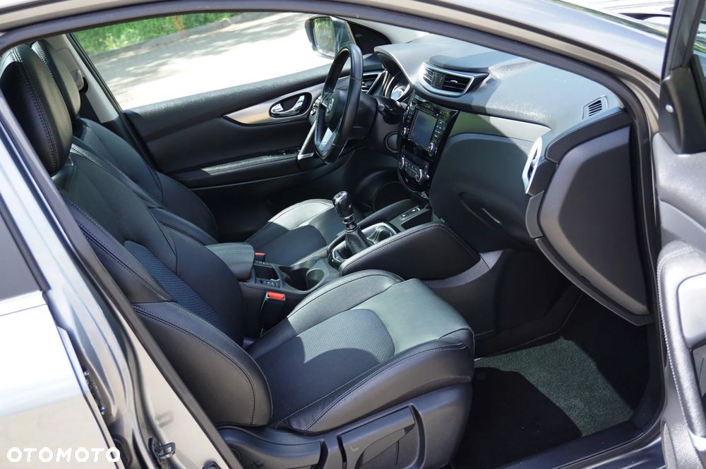 Nissan Qashqai 1.6 DIG-T Tekna - 25