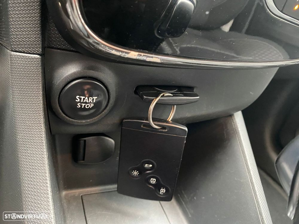 Renault Clio Sport Tourer TCe 120 EDC GT - 26