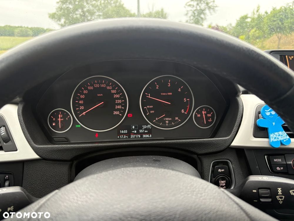 BMW Seria 3 318d - 5