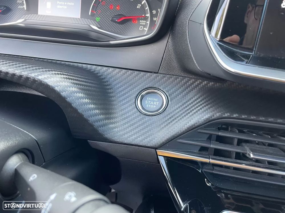 Peugeot 2008 1.2 PureTech Allure - 28