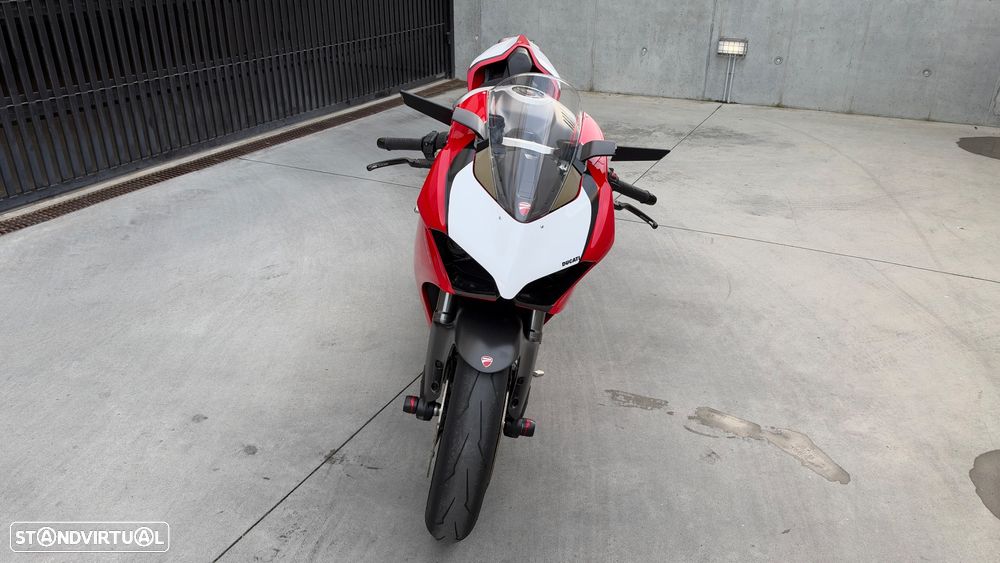 Ducati Panigale V4 Base - 3