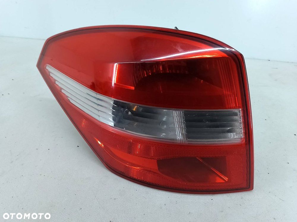 LAMPA TYLNA LEWA RENAULT LAGUNA III ( 07-15 ) KOMBI - 3