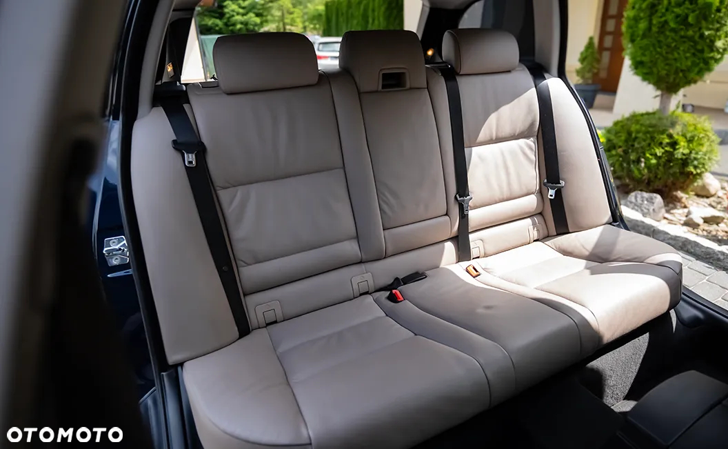 BMW Seria 5 530i Touring - 28