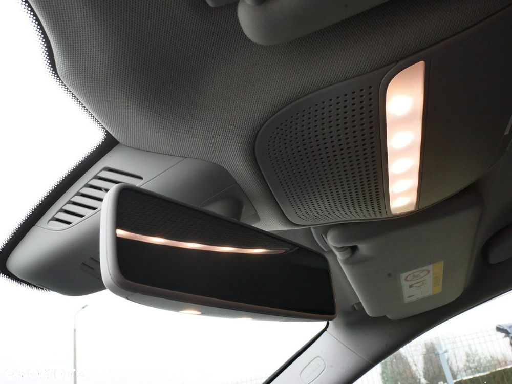 Mercedes-Benz Klasa E 220 d 9G-TRONIC - 20