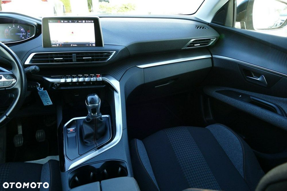 Peugeot 3008 1.2 PureTech Allure Pack S&S - 22