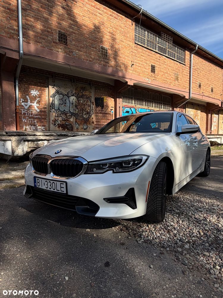 BMW Seria 3 330i - 3