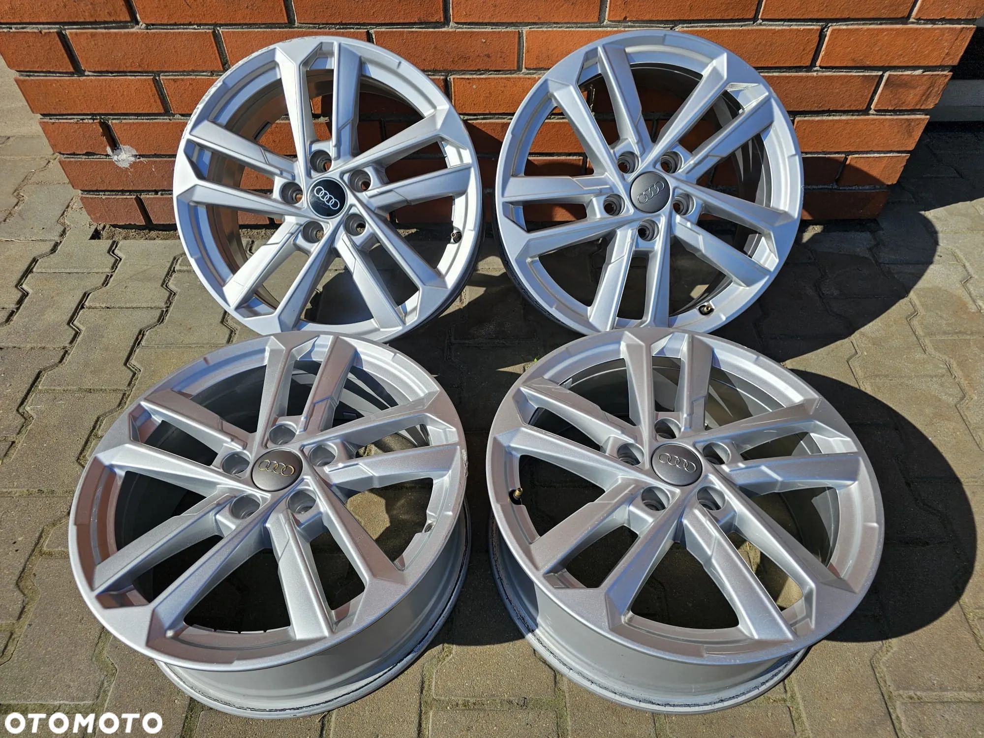 Audi OE A3 A4 A6 Volkswagen Golf Skoda Octavia Seat Leon / 8Y0601025L / 6,5Jx17 ET43 5x112 - 1