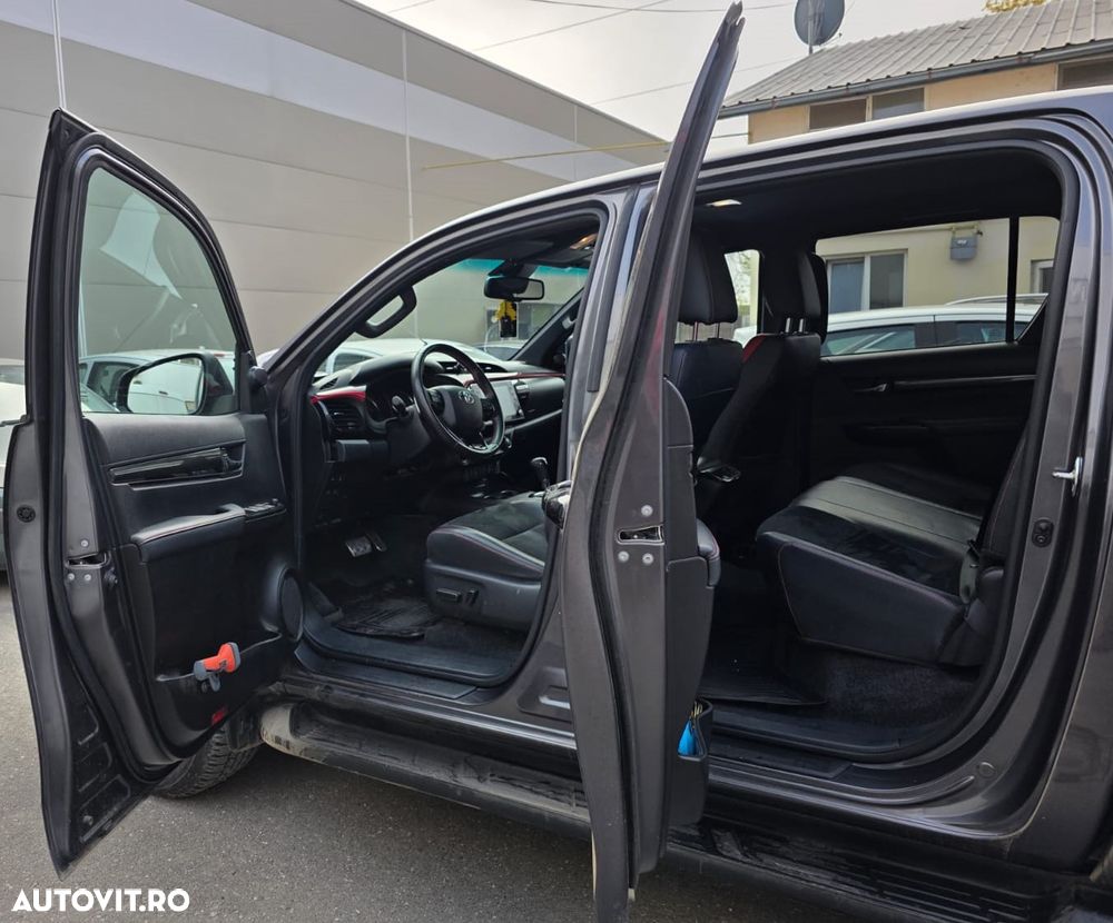 Toyota Hilux 2.8D 204CP 4x4 Double Cab AT GR Sport - 13