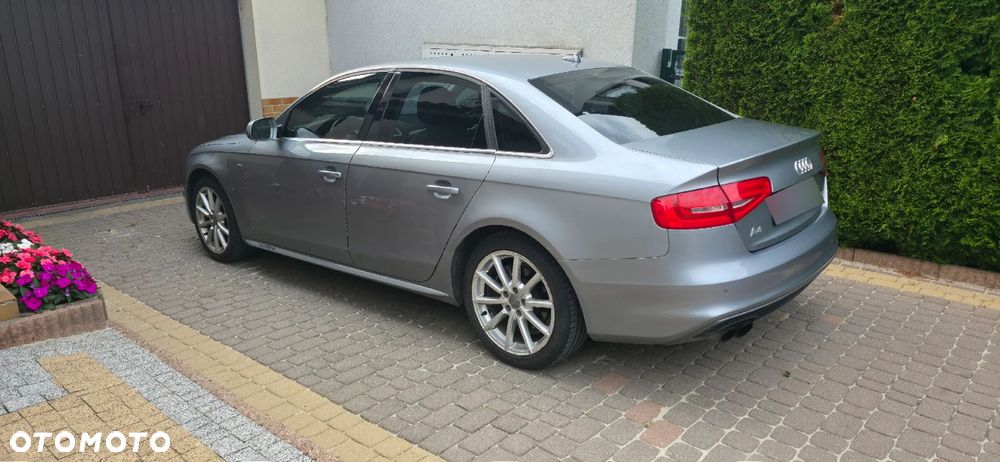 Audi A4 Limousine - 4