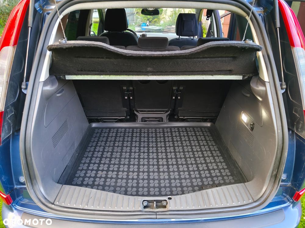 Ford Focus C-Max 2.0 Ghia - 12