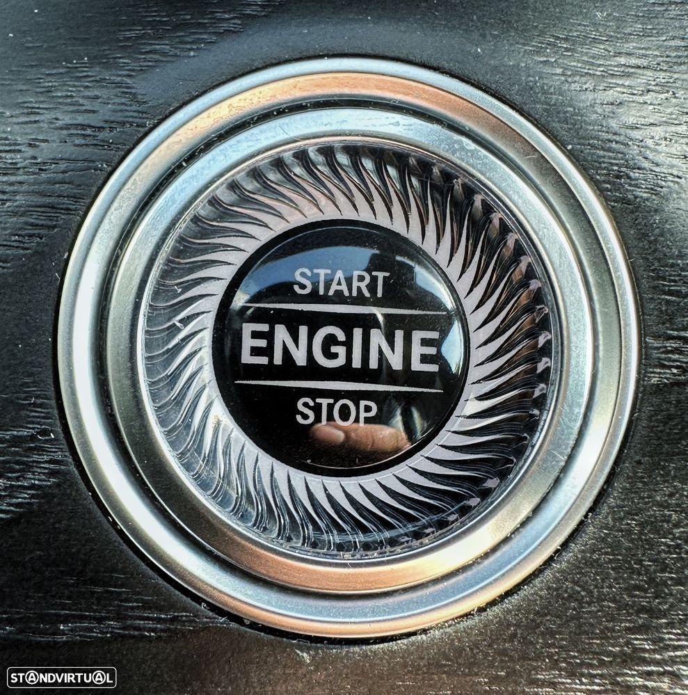 Mercedes-Benz E 300 de 4Matic T 9G-TRONIC - 32