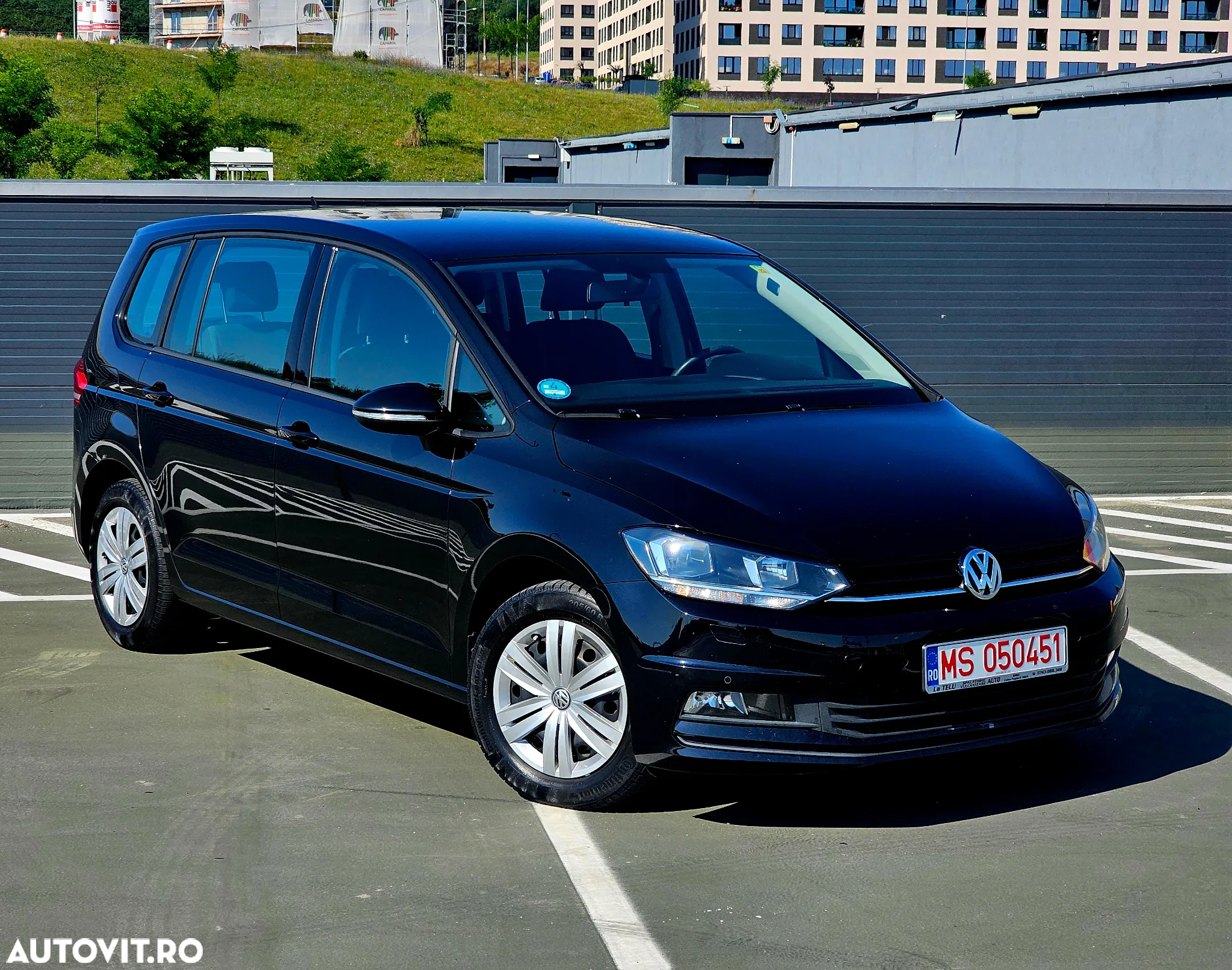 Volkswagen Touran 1.6 TDI DSG Comfortline - 3