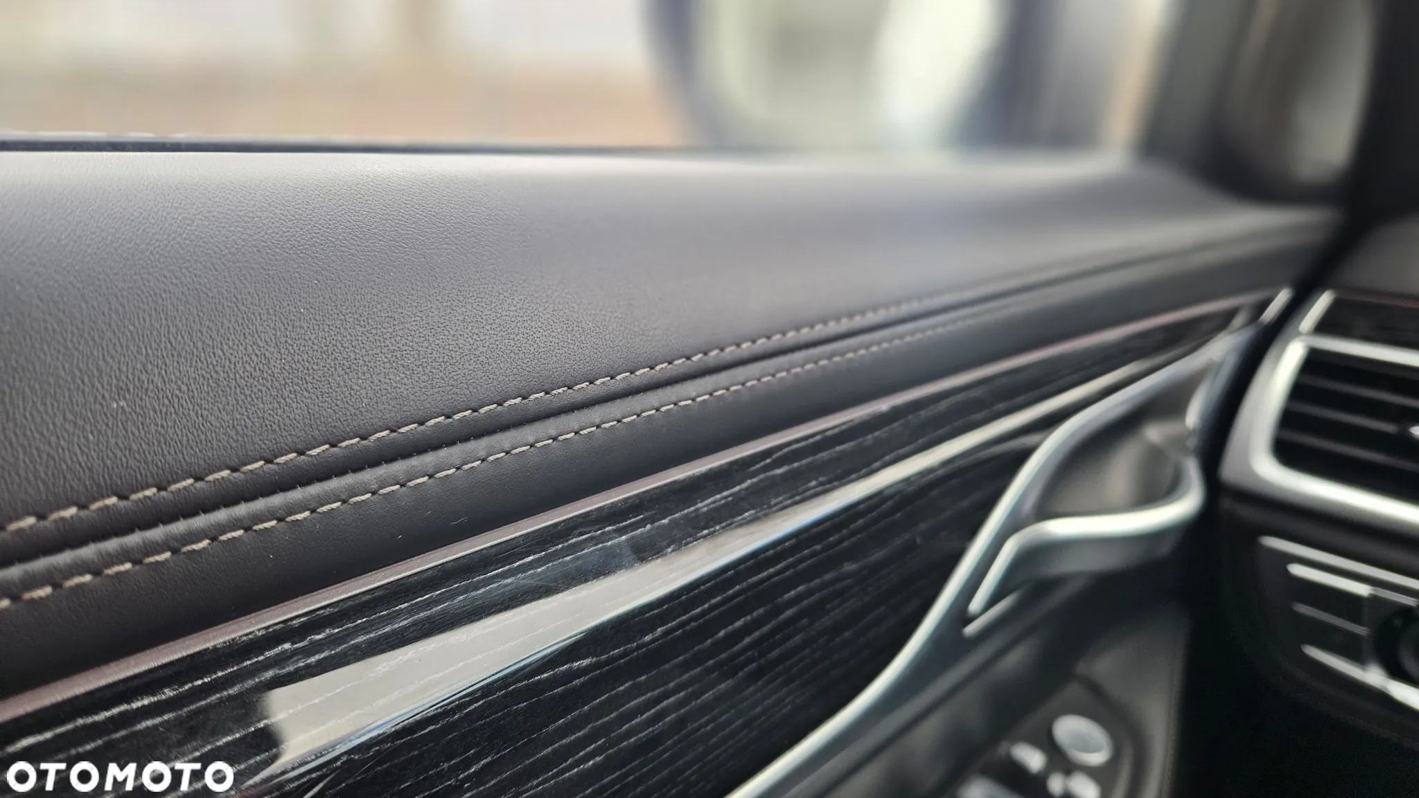 BMW Seria 7 750Li xDrive sport - 12
