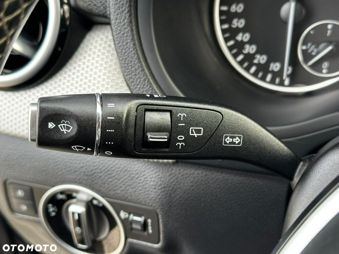 Mercedes-Benz Klasa B 200 UrbanStyle Edition - 22