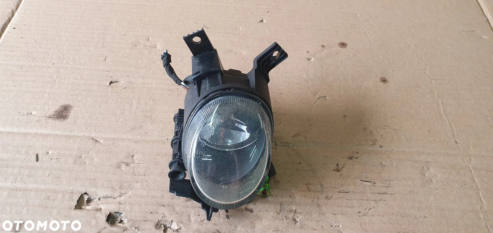 Halogen prawy przód przedni Audi A4 B7 8E0911700C - 2