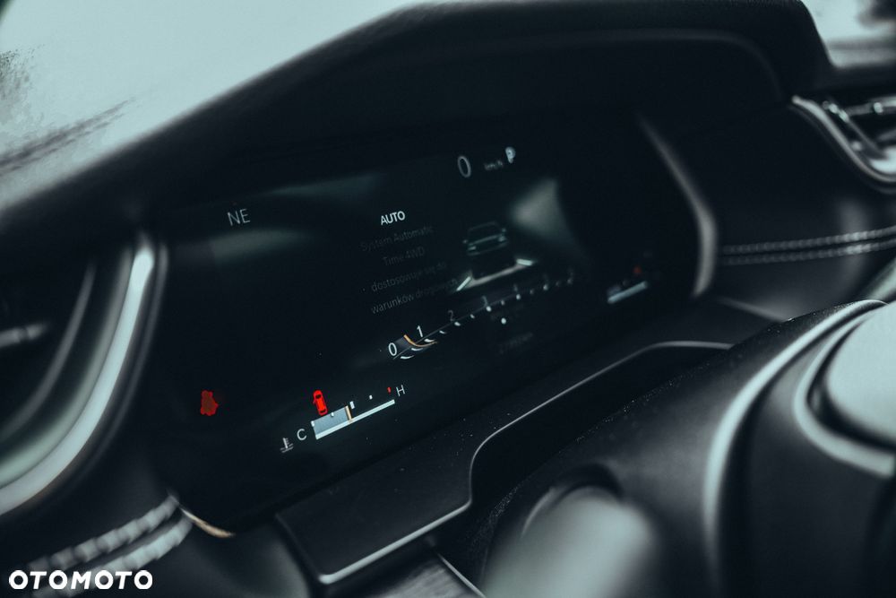 Jeep Grand Cherokee - 26