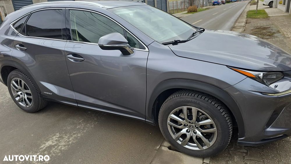 Lexus Seria NX - 1