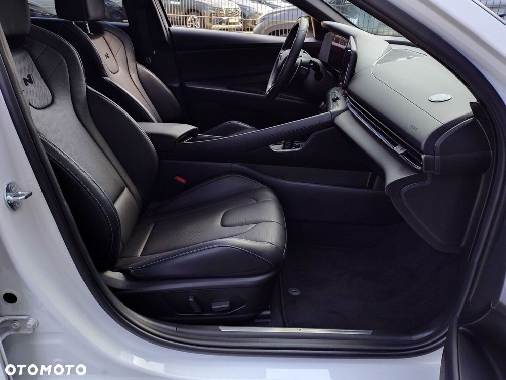 Hyundai Elantra - 29