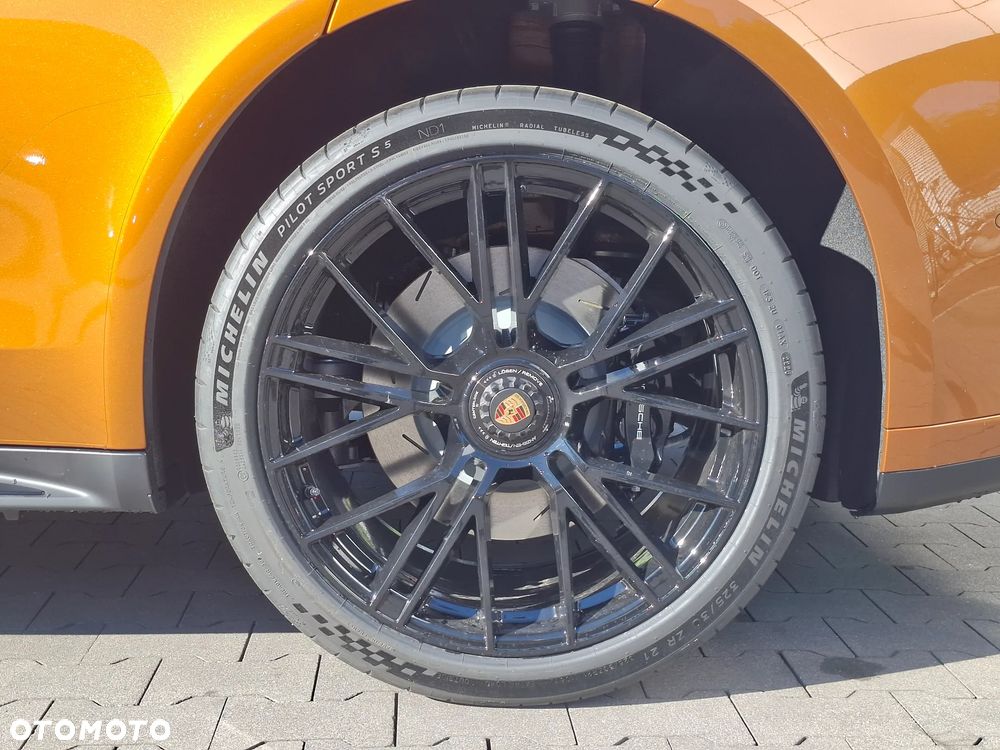 Porsche Panamera GTS - 12
