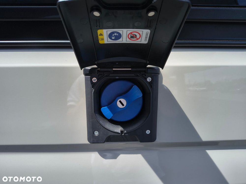 Volkswagen Crafter Grand California 600 silnik: 2,0 l TDI EU6 SCR BlueMotion Technology 130 kW skrzynia biegów: Przedni napęd automatyczna 8-biegowa rozstaw osi: 3640 mm - 13