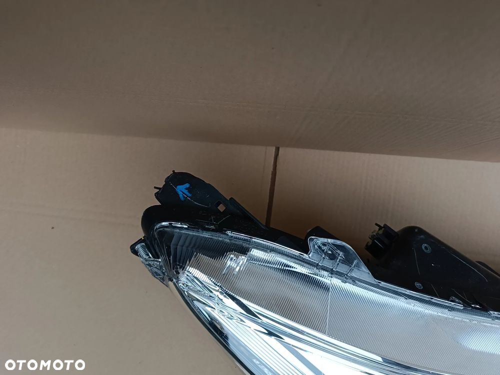 Lampa przednia prawa Mitsubishi Space Star reflektor - 4