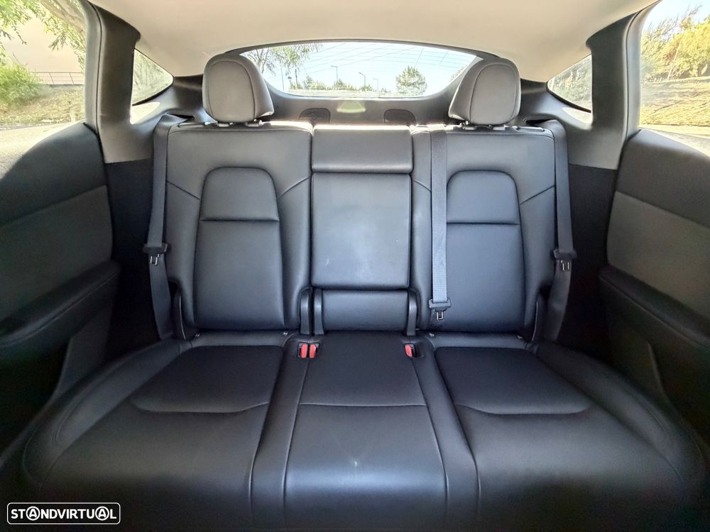Tesla Model Y Performance Dual Motor AWD - 13