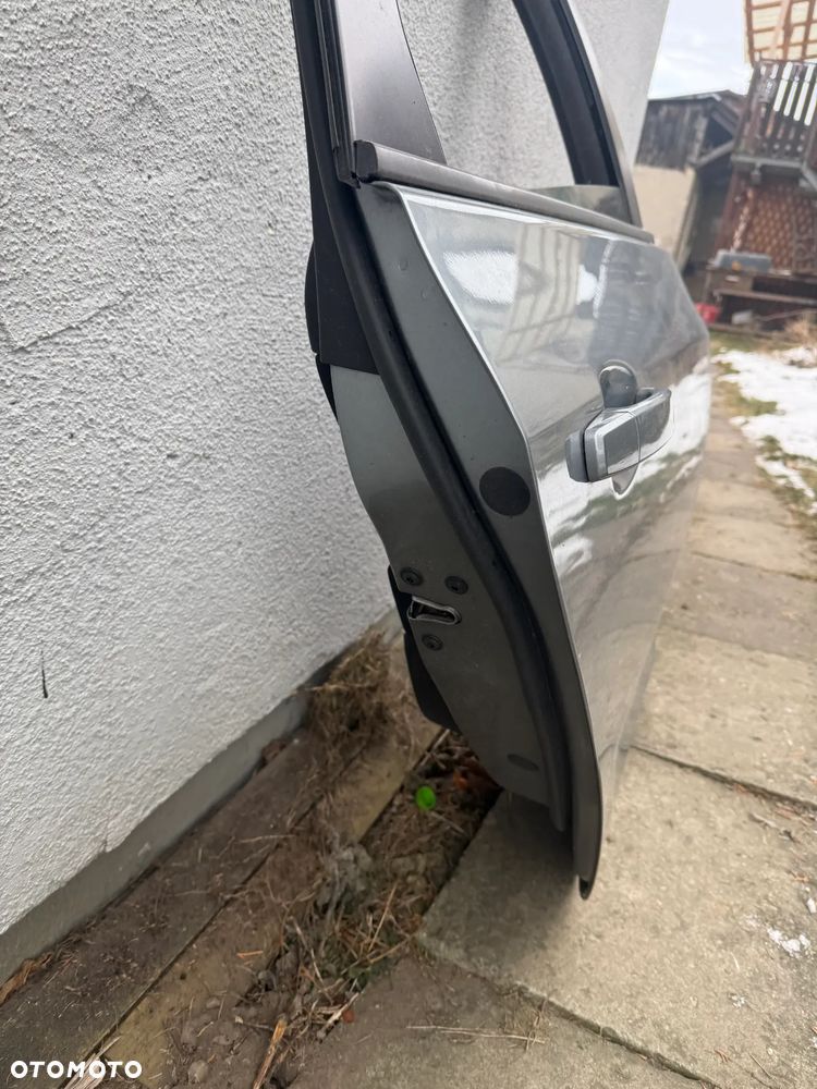 Opel Astra J IV KOMBI drzwi tylne tył prawe Z179 - 3