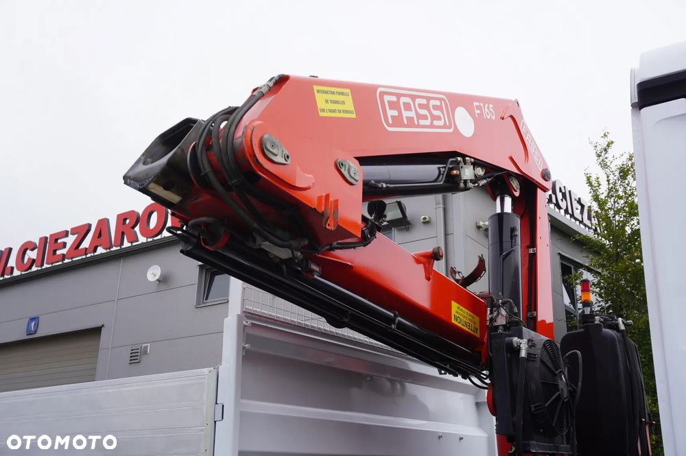Mercedes-Benz Antos 2540 / Burtowy 15 EPAL / HDS Fassi F165 / 6.1 t / Zasięg 8 m / pilot / rotator / 1600 MTH / oś skrętna - 17