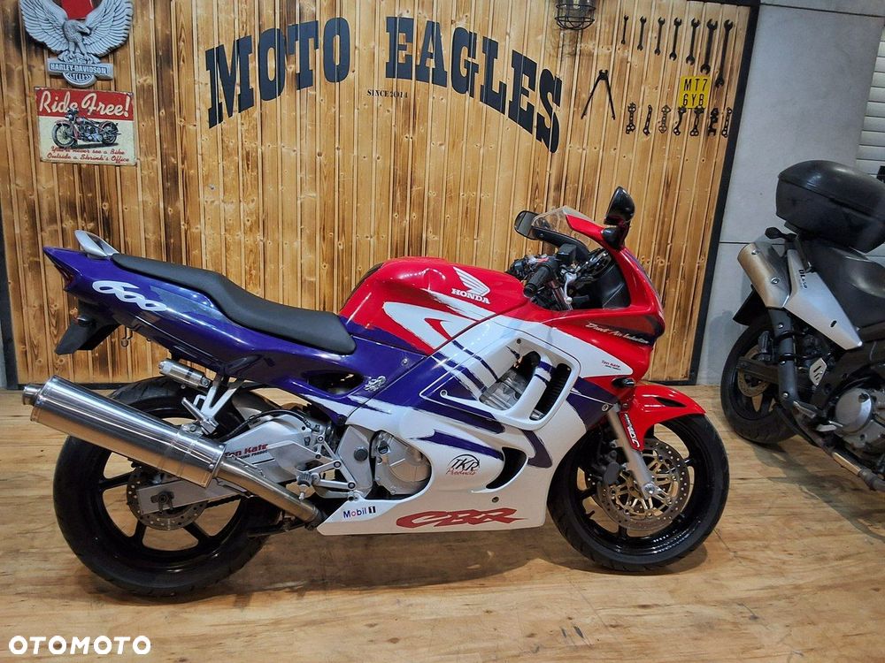 Honda CBR - 11