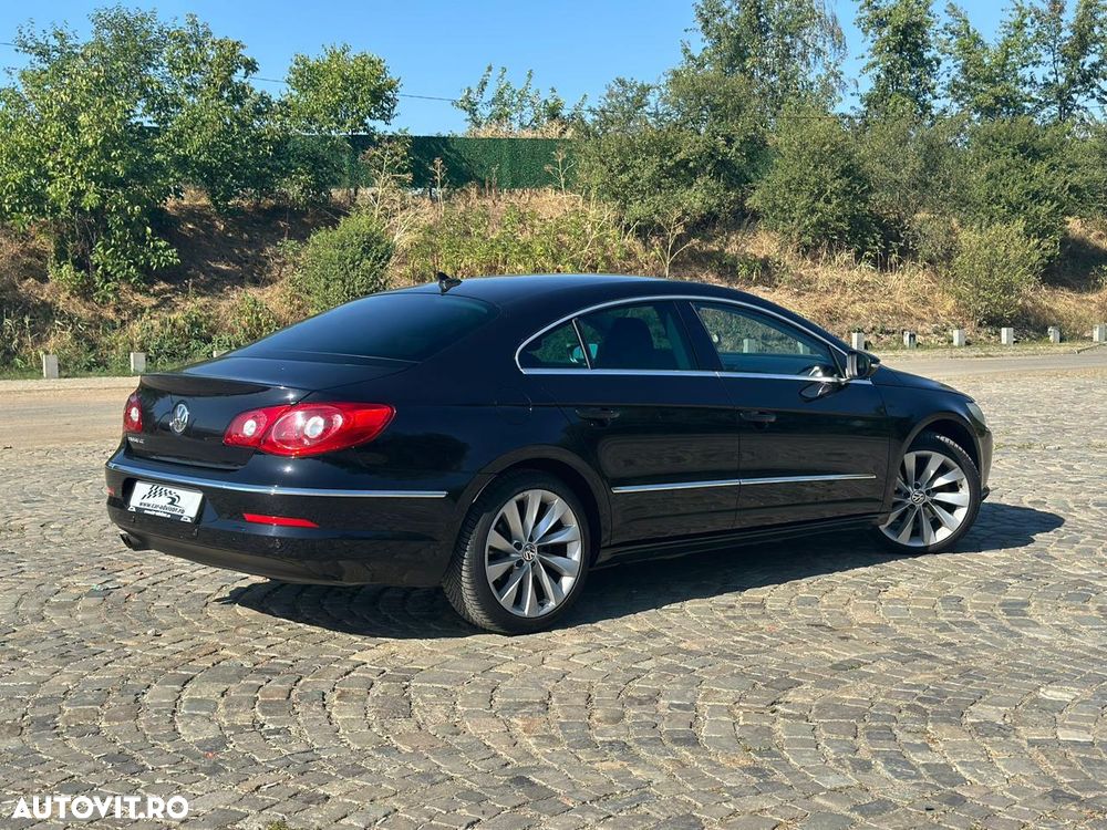 Volkswagen Passat - 1