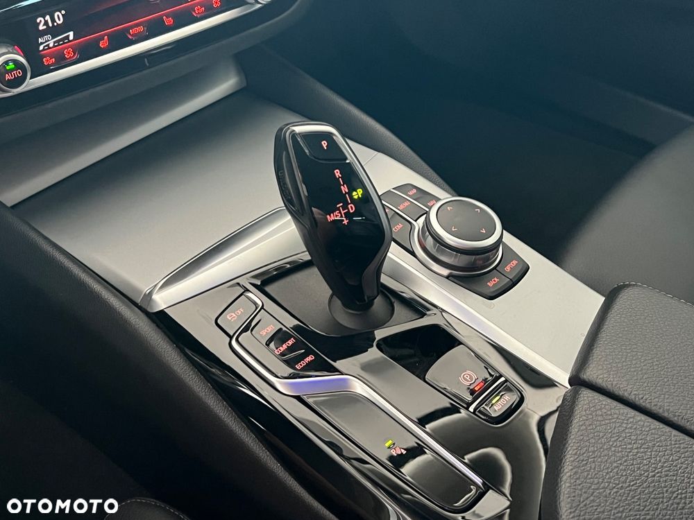 BMW Seria 5 520d xDrive mHEV Luxury Line sport - 33