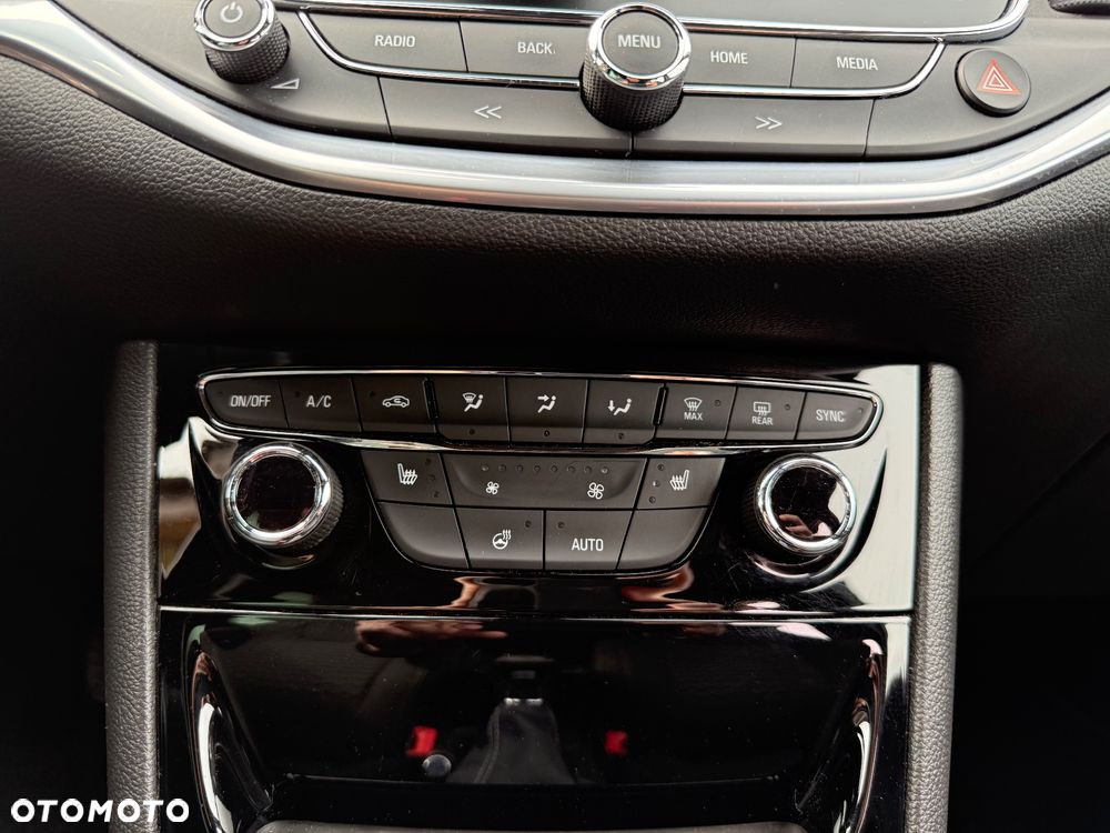 Opel Astra 1.4 Turbo Start/Stop Dynamic - 17