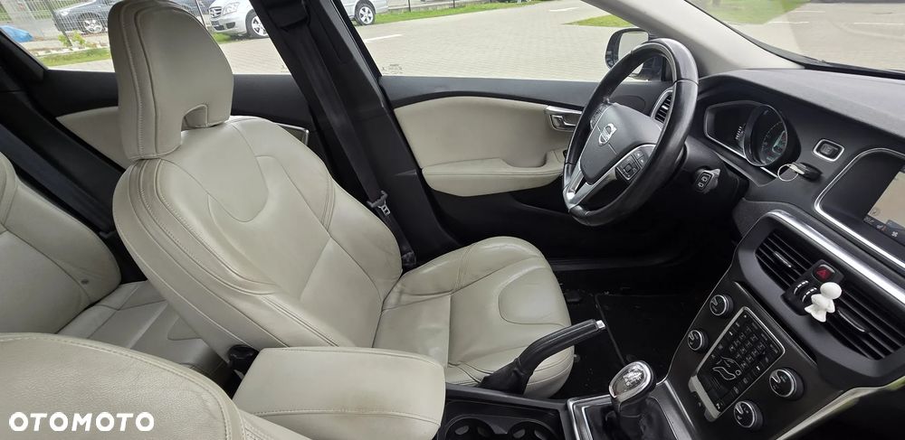 Volvo V40 - 20