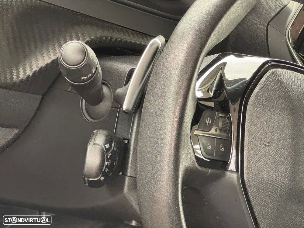 Peugeot 2008 1.5 BlueHDi Allure EAT8 - 5
