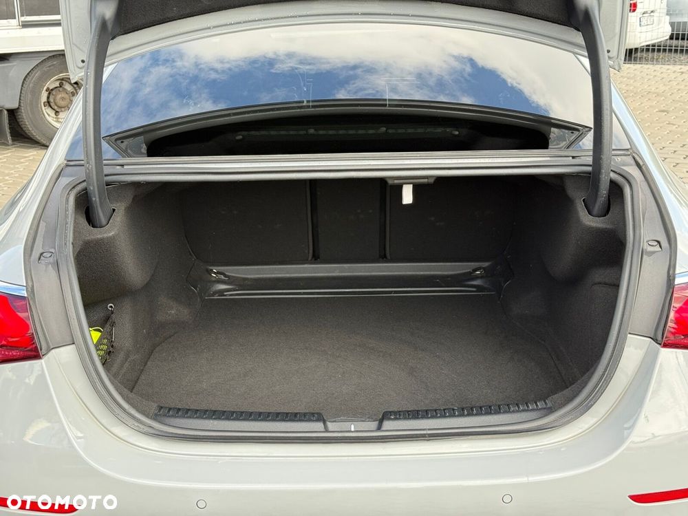 Mercedes-Benz Klasa E - 28