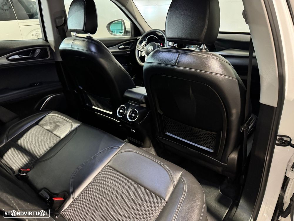 Alfa Romeo Stelvio 2.2 D Super AT8 - 36